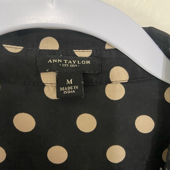 Ann Taylor women's M silk cotton blend popover top w/ polka dot print EUC - Picture 7 of 7